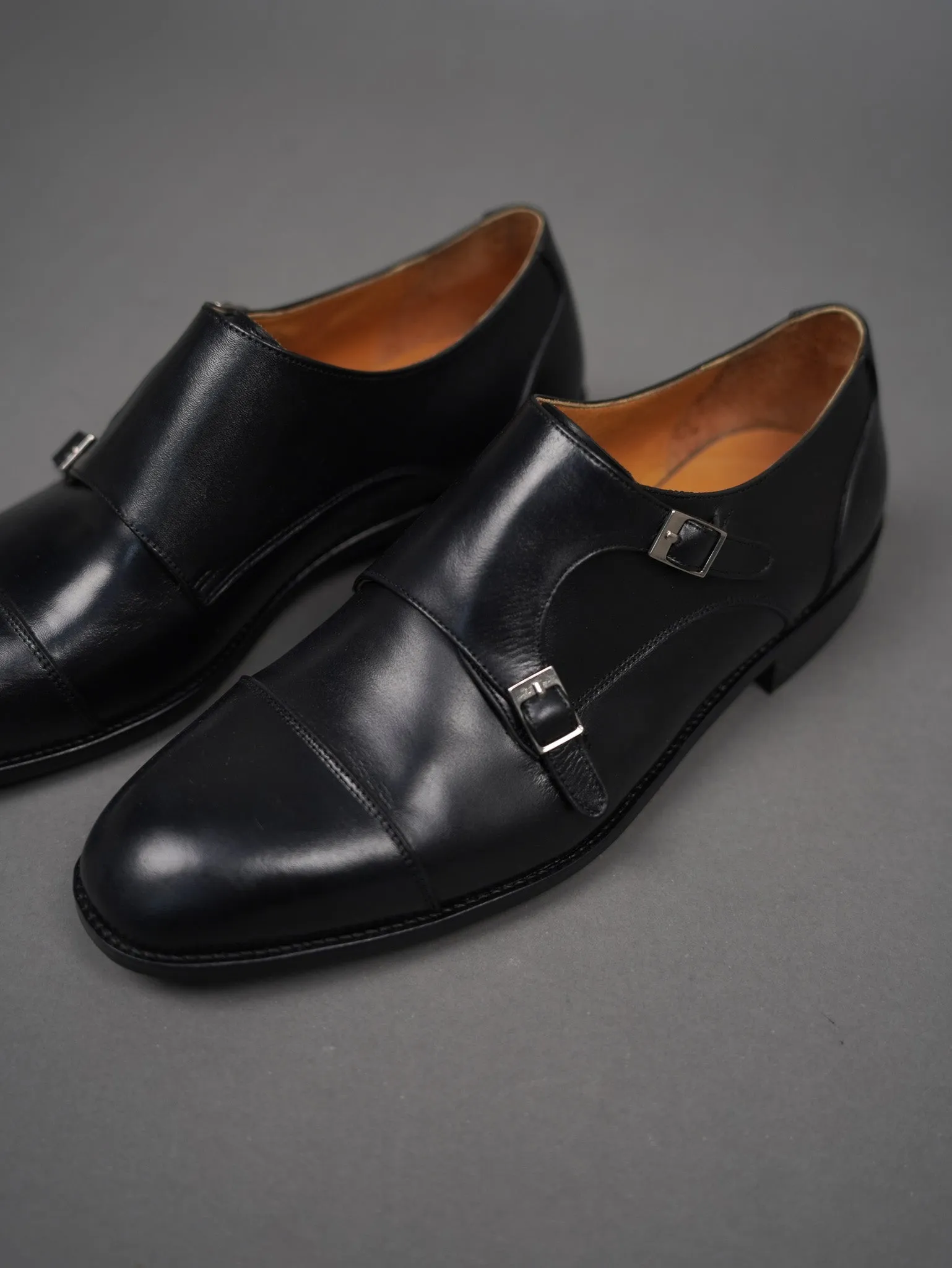 double monk-Black